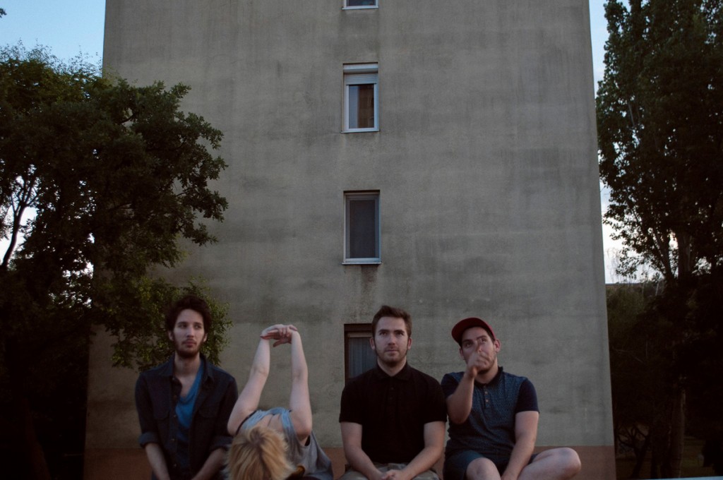 Forrás: https://mayberian.bandcamp.com/