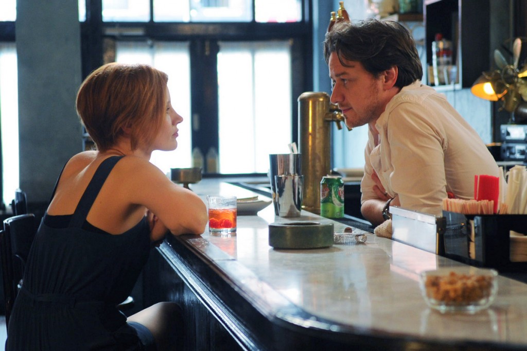 (L-R) JESSICA CHASTAIN and JAMES MCAVOY star in THE DISAPPEARANCE OF ELEANOR RIGBY