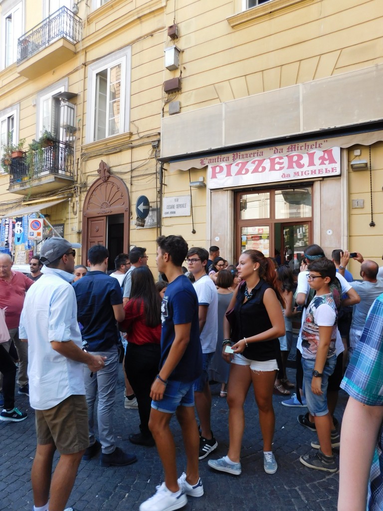 A világ első pizzériája, a L'antica Pizzeria da Michele Nápolyban